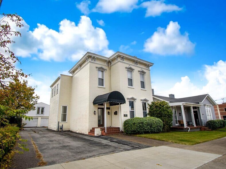 Primary Photo Of 326 Saint Elizabeth St, Owensboro Office Residential For Lease