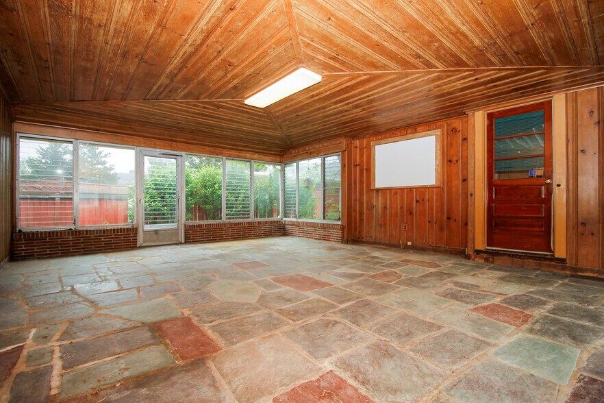 More Photos Of 417 W Blackwell St, Dover Office Residential For Sale