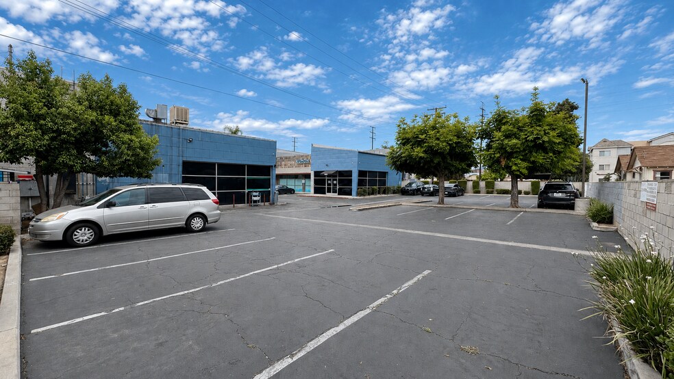 More Photos Of 333 W Garvey Ave, Monterey Park Storefront Retail Office For Sale