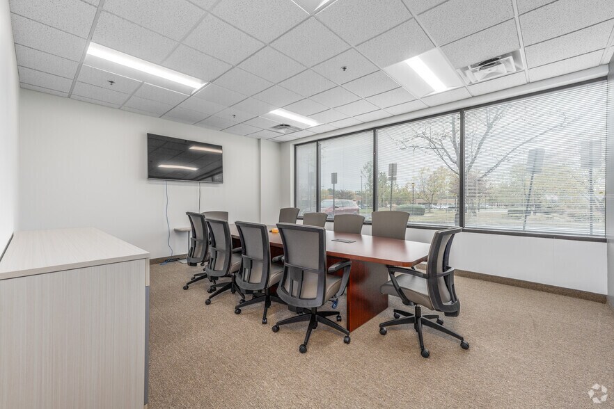 More Photos Of 9920 Franklin Square Dr, Nottingham Medical For Lease