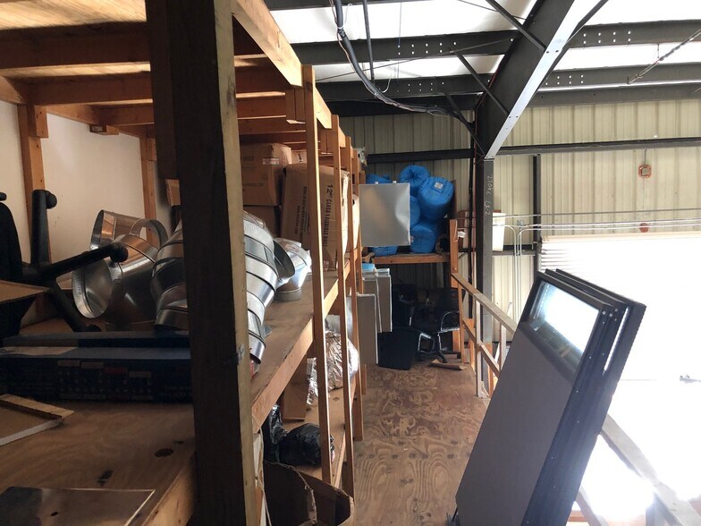 More Photos Of 12155 Metro Pky, Fort Myers Showroom For Lease