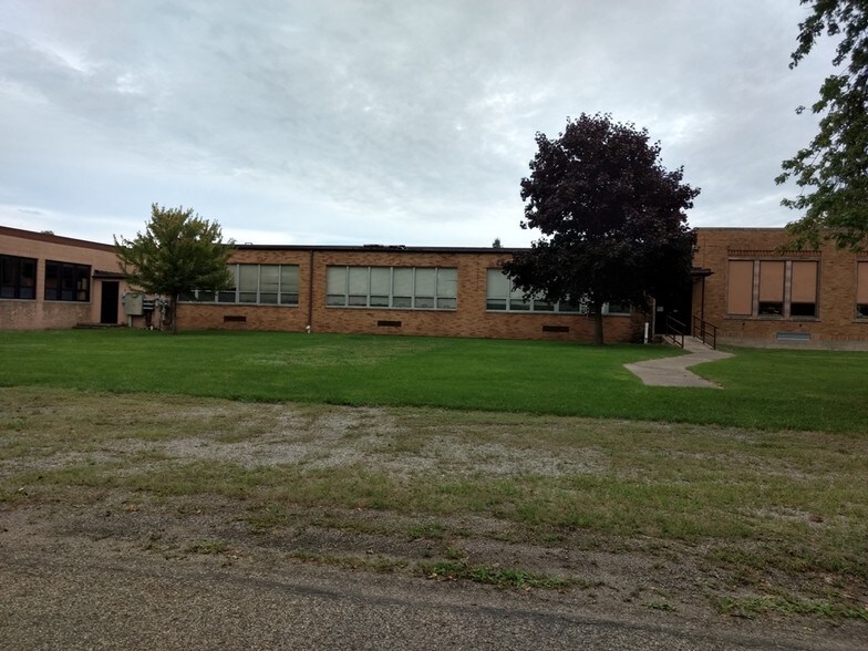 More Photos Of 130 Jackson St, Cement City Schools For Sale