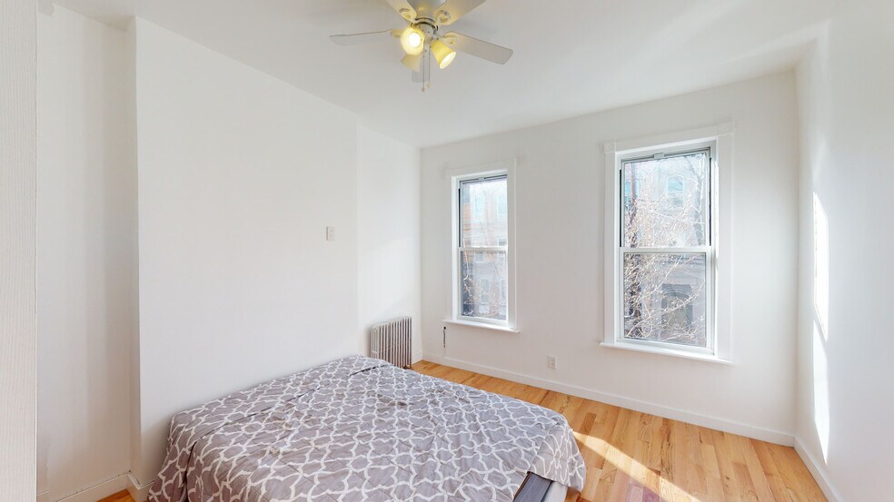 More Photos Of 46 Sutton St, Brooklyn Apartments For Sale