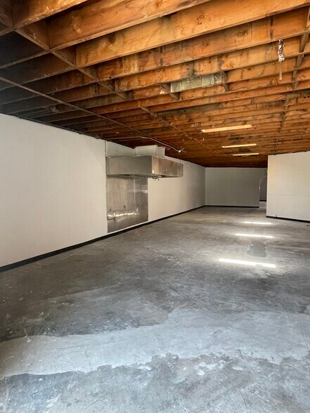 More Photos Of 7307-7309 Canoga Ave, Canoga Park Restaurant For Lease