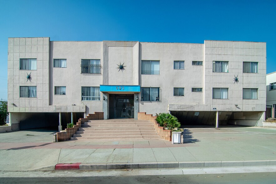 Primary Photo Of 903 N Heliotrope Dr, Los Angeles Apartments For Sale