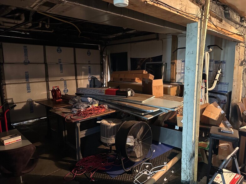 More Photos Of 2300 Greenup Ave, Ashland Storefront Retail Residential For Lease