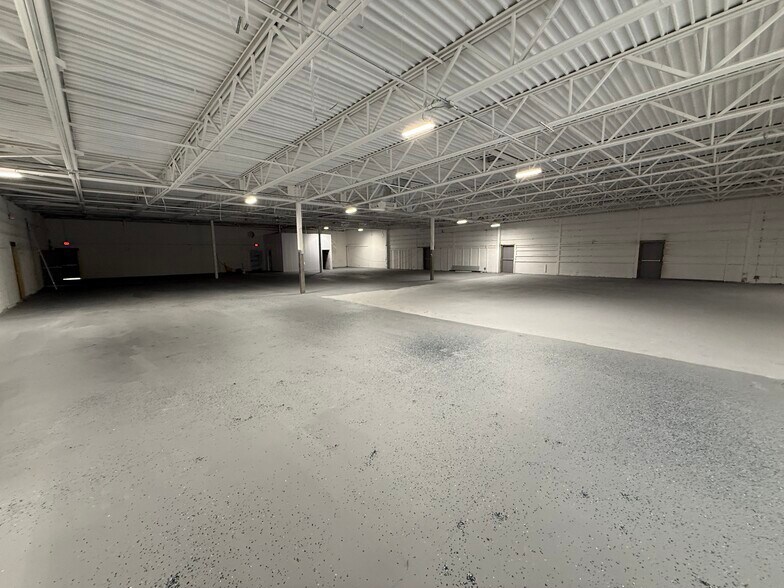 More Photos Of 3402 Richfield Rd, Flint Freestanding For Lease