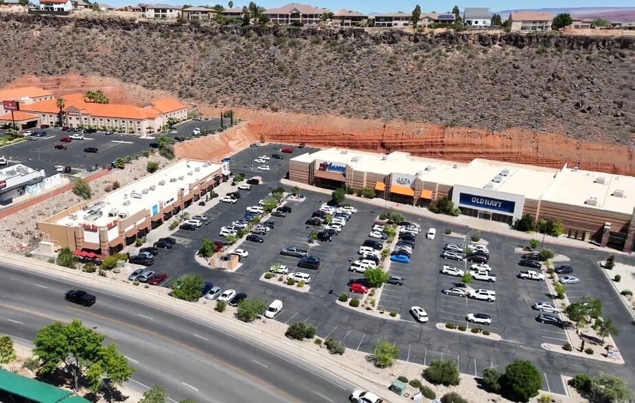 More Photos Of 100 S River Rd, St George Unknown For Lease