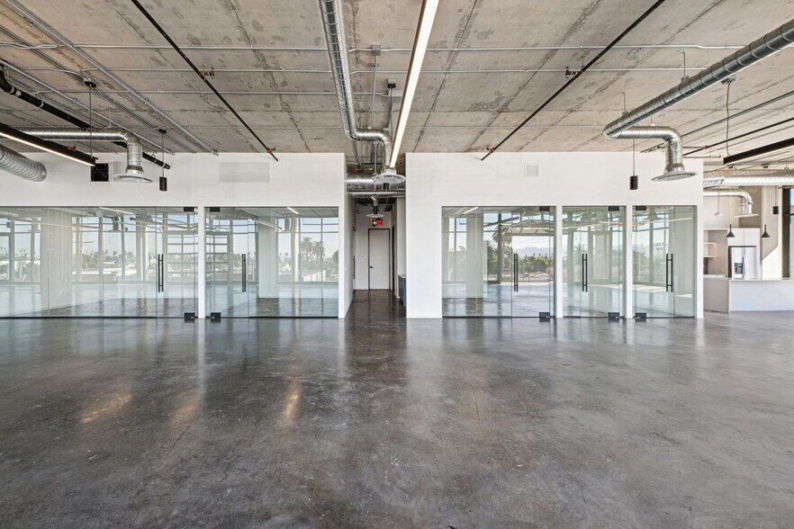 More Photos Of 2922 Crenshaw Blvd, Los Angeles Office For Lease