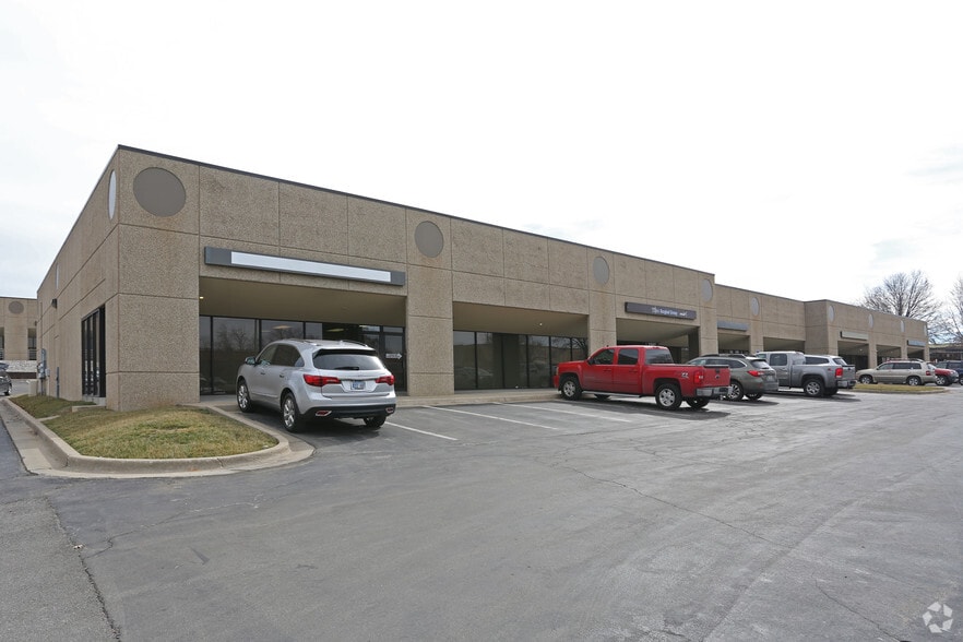 More Photos Of 14631-14651 W 95th St, Lenexa Unknown For Lease