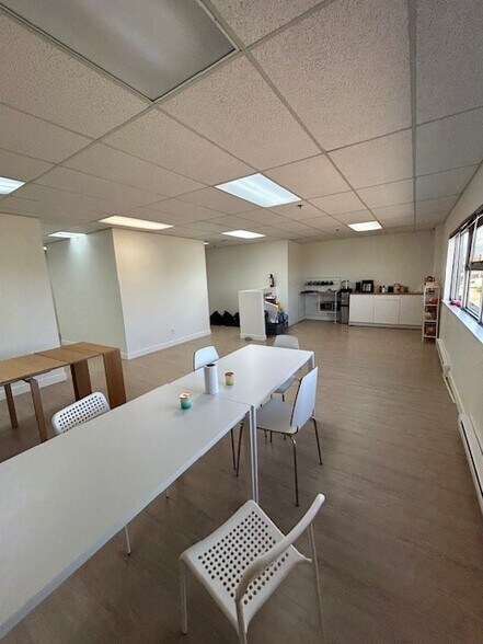 More Photos Of 6251 Graybar Rd, Richmond Warehouse For Lease