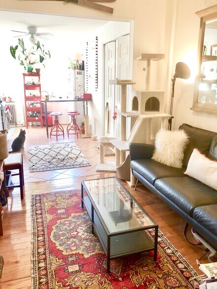 More Photos Of 92 Diamond St, Brooklyn Apartments For Sale