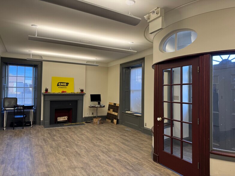 More Photos Of 826 Princess St, Kingston Office For Sale