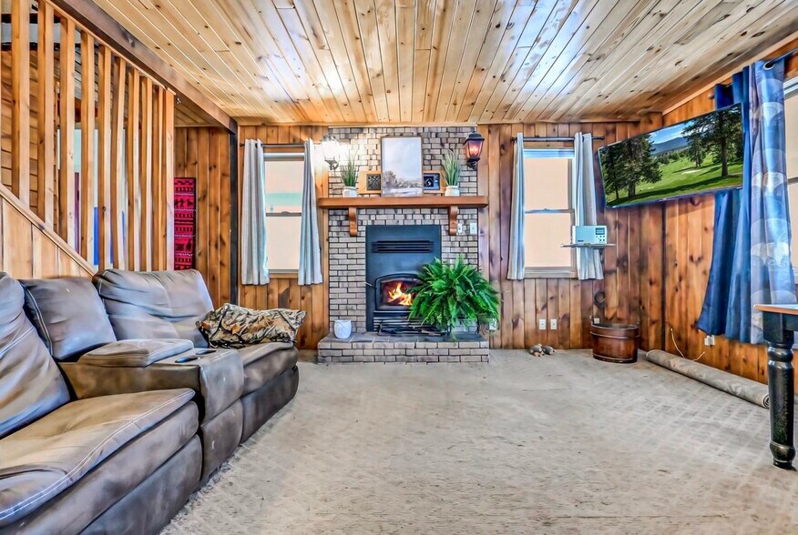 More Photos Of 768 Texas Palmyra Hwy, Hawley Specialty For Sale