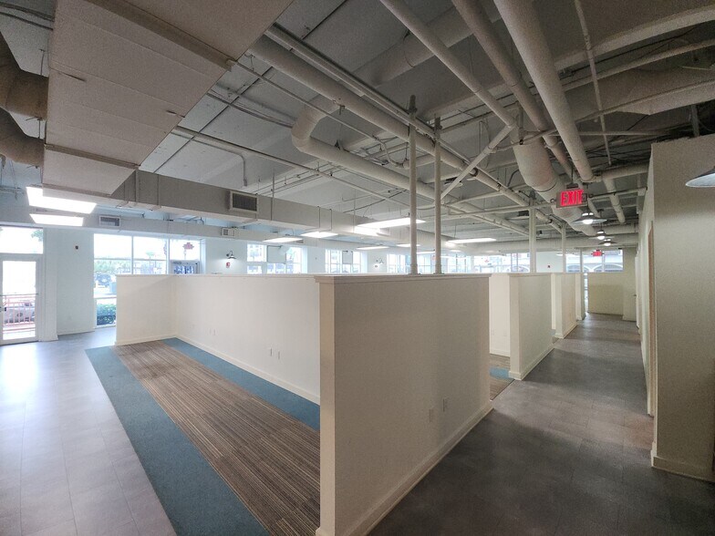 More Photos Of 320 1st St N, Jacksonville Beach Office Residential For Sale