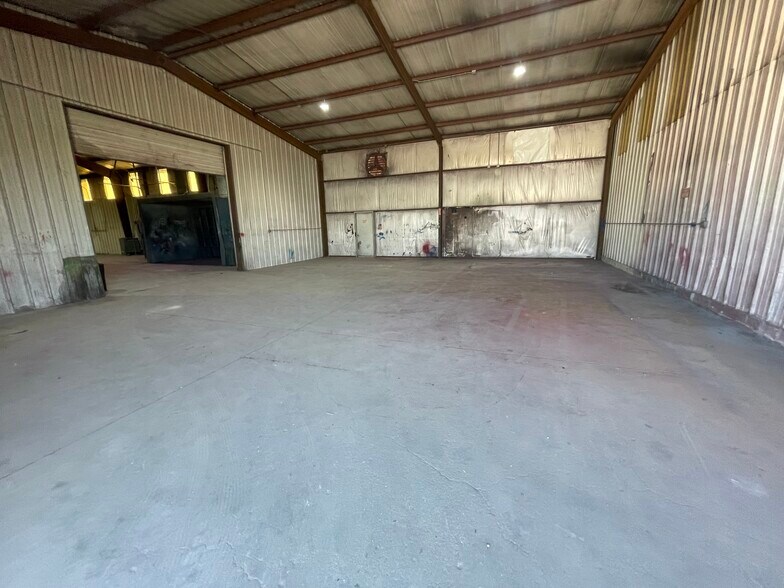 More Photos Of 6420 S US Highway 377, Stephenville Manufacturing For Lease