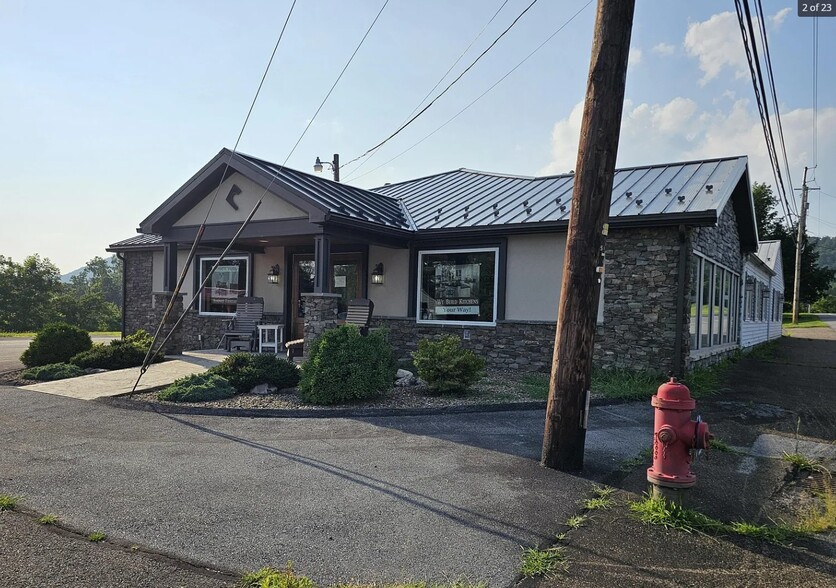 More Photos Of 341 N Market St, Elysburg Freestanding For Lease