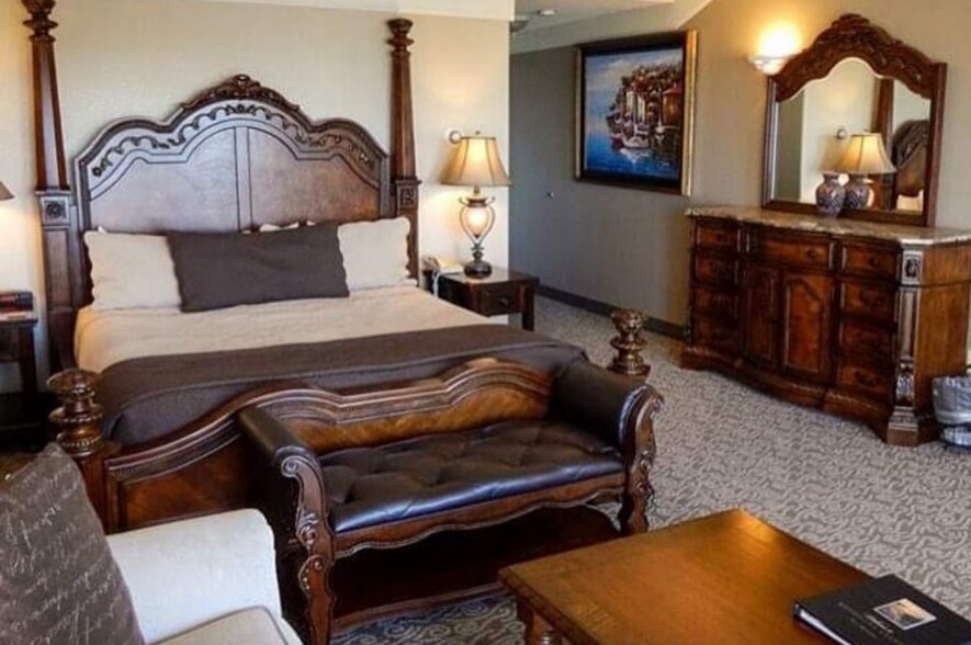 More Photos Of 1005 S Main St, Fort Bragg Hotel For Sale