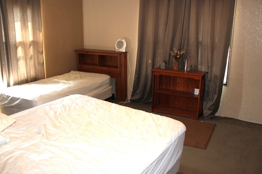More Photos Of 720 S Main St, Kimball Hotel For Sale