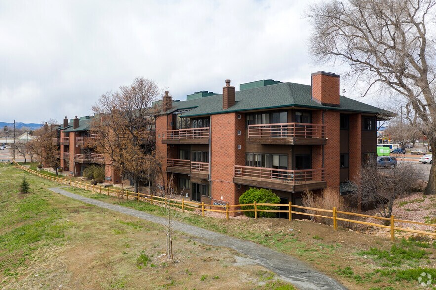 More Photos Of 7586 W Jewell Ave, Lakewood Medical For Sale