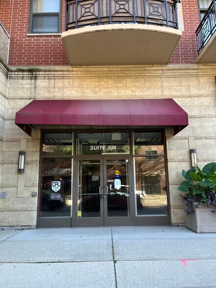 More Photos Of 1301 W Madison St, Chicago Apartments For Lease