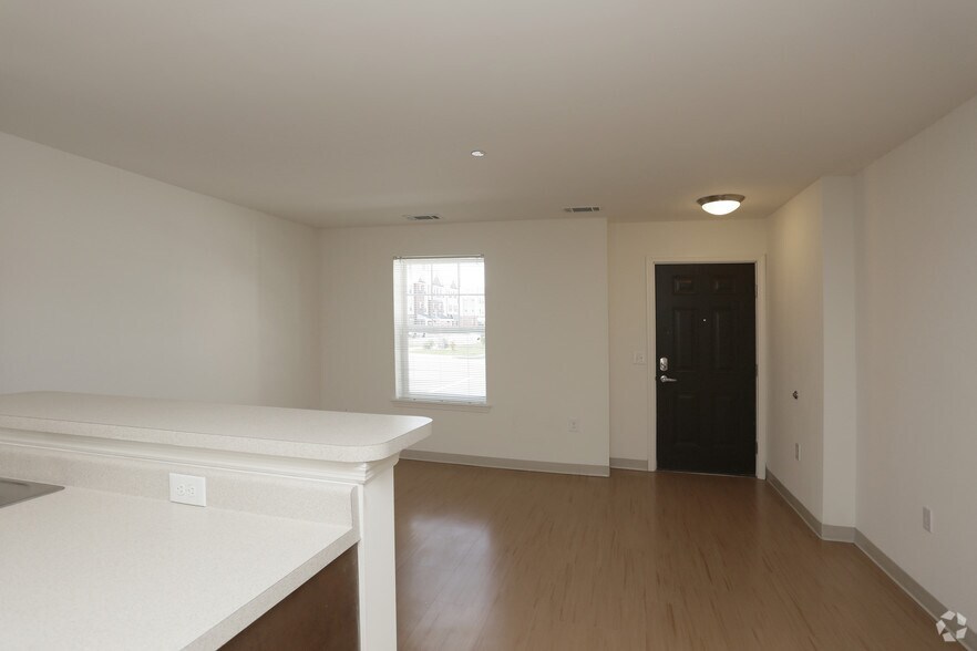 More Photos Of 700 Wincoram Way, Coram Apartments For Lease