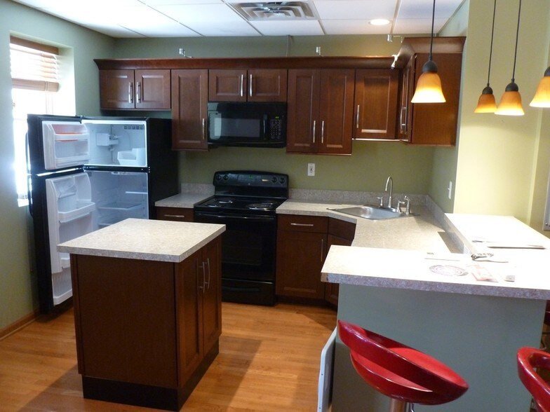 More Photos Of 35 N Saginaw St, Pontiac Storefront Retail Residential For Sale