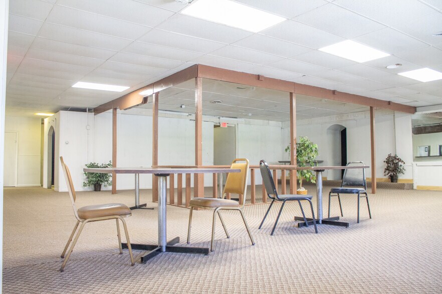 More Photos Of 2303 Mecklenburg Rd, Ithaca Sports And Entertainment For Sale