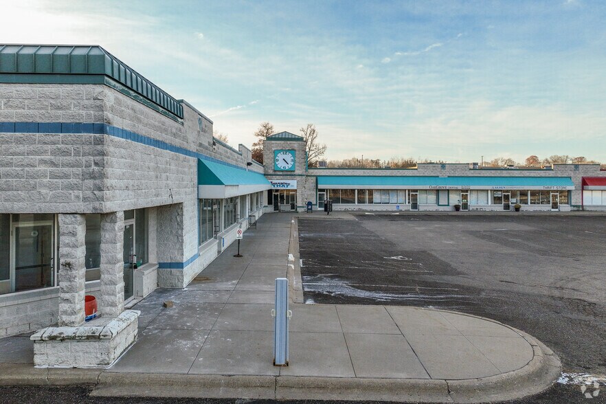 More Photos Of 3122-3166 NW Viking Blvd, Cedar General Retail For Sale