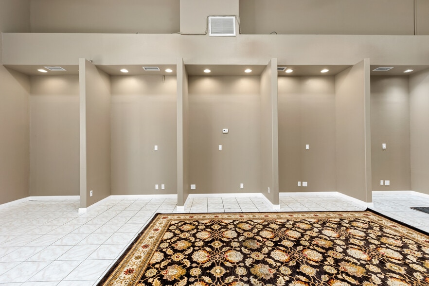 More Photos Of 1240 N Jefferson St, Anaheim Warehouse For Sale