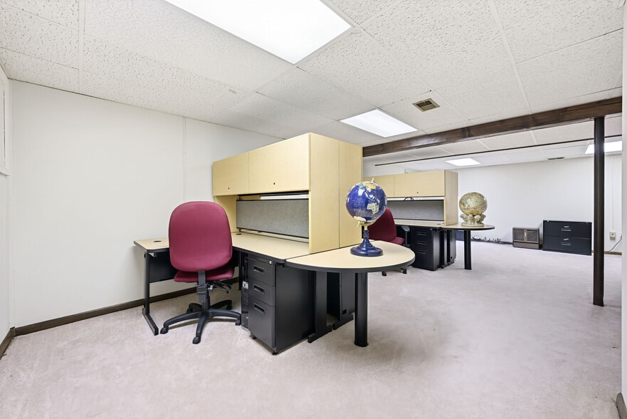 More Photos Of 2001-2007 Kinvara Dr, Pittsburgh Office For Sale