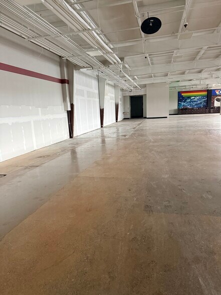 More Photos Of 535 Three Springs Rd, Bowling Green Freestanding For Sale