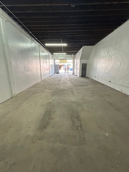 More Photos Of 722-748 1/2 San Pedro St, Los Angeles Apartments For Lease