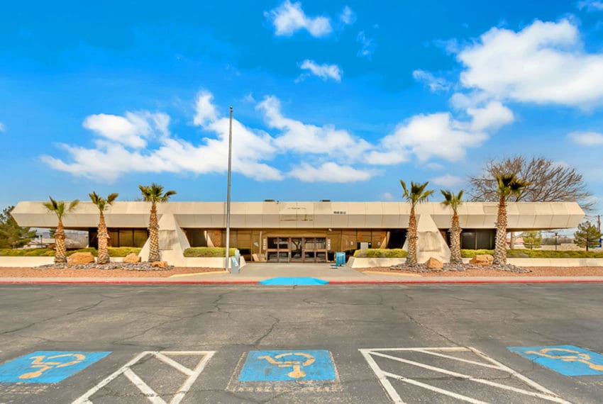 More Photos Of 5625 Woodrow Bean, El Paso Medical For Lease