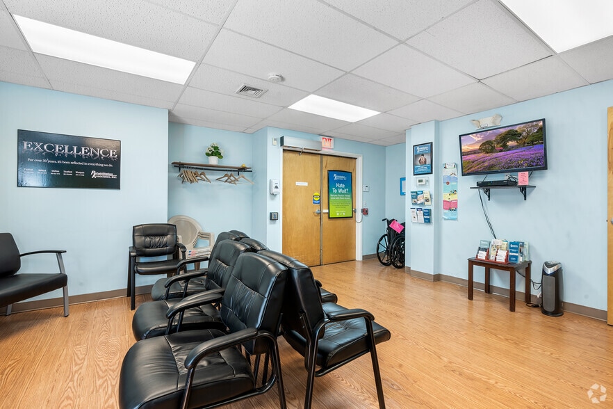 More Photos Of 2900 Main St, Stratford Medical For Sale