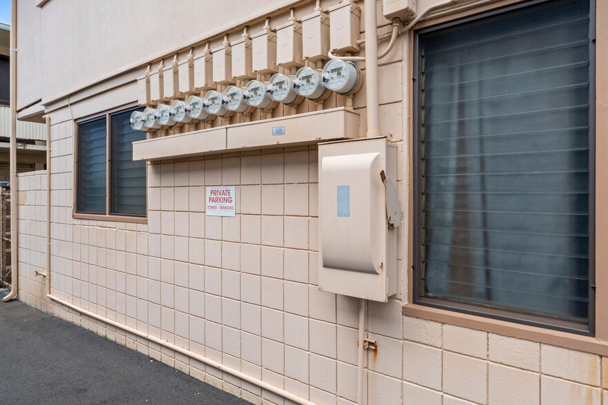 More Photos Of 2105 Algaroba St, Honolulu Apartments For Sale