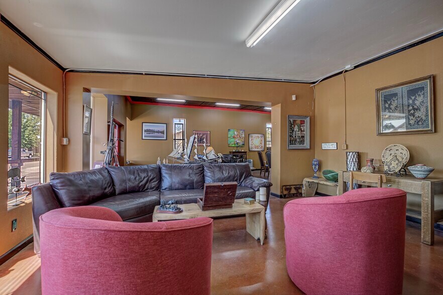More Photos Of 520 W Main St, Payson Storefront Retail Residential For Sale