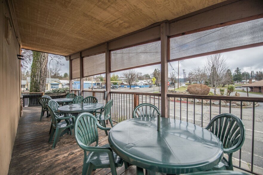 More Photos Of 790 Main St, Weaverville Restaurant For Sale