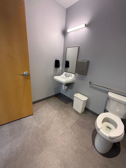 More Photos Of 2212 Murray Ave, Pittsburgh Apartments For Lease