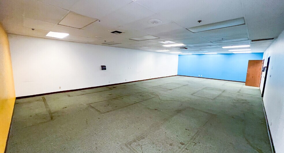 More Photos Of 2325 S Cedar Ave, Fresno Warehouse For Lease