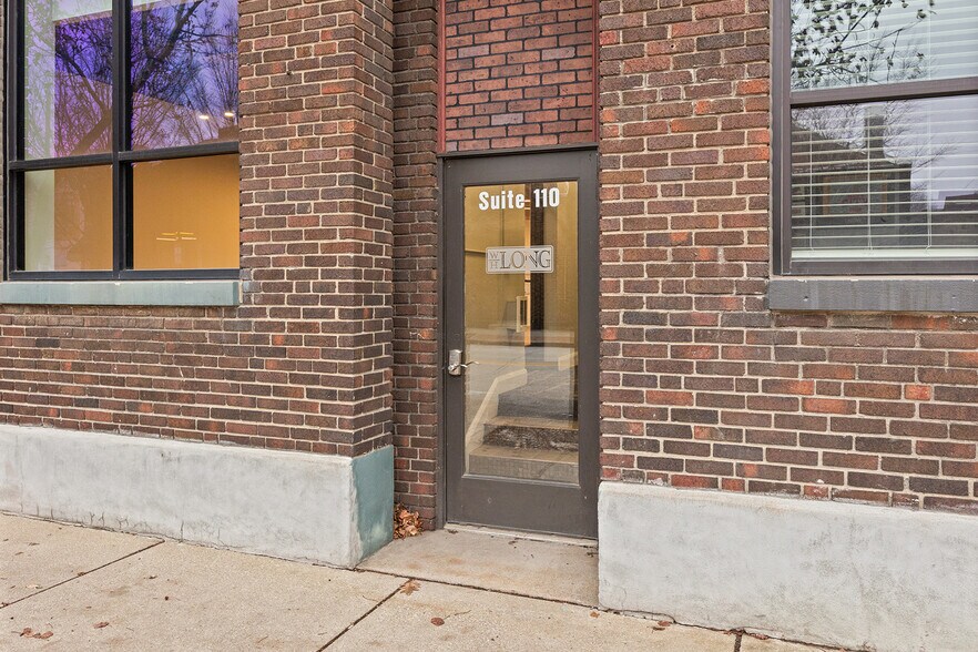 More Photos Of 300 N 5th St, Lafayette Office Residential For Lease