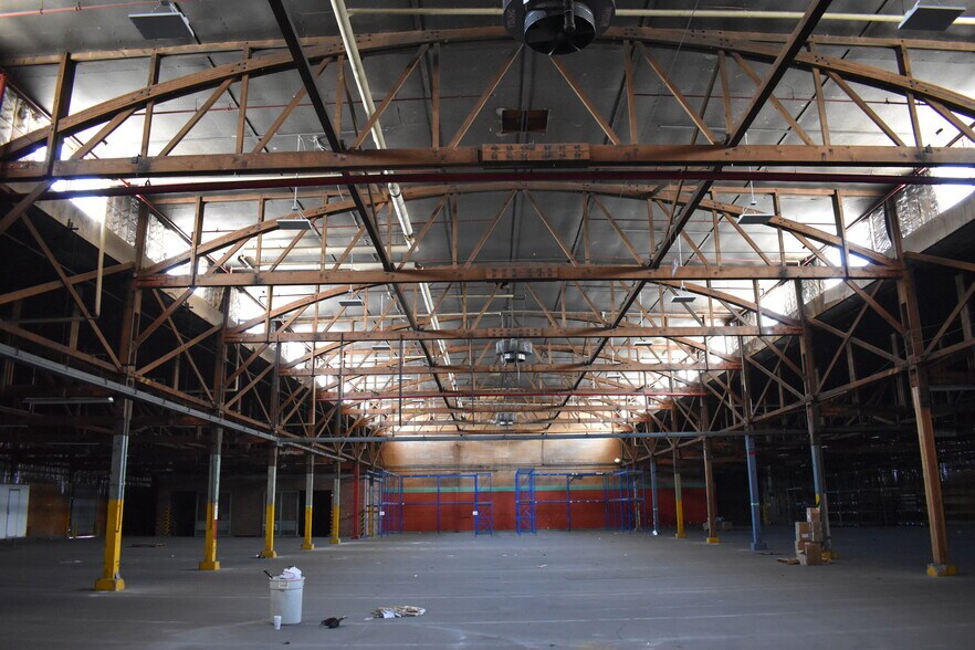 More Photos Of 884 W 2nd St, Ogden Warehouse For Lease