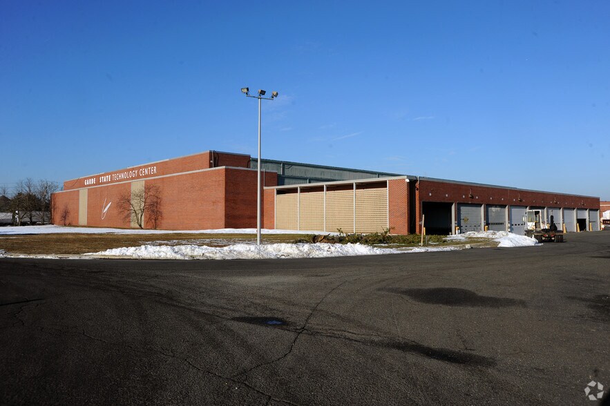 More Photos Of 4000 Bordentown Ave, Sayreville Manufacturing For Lease