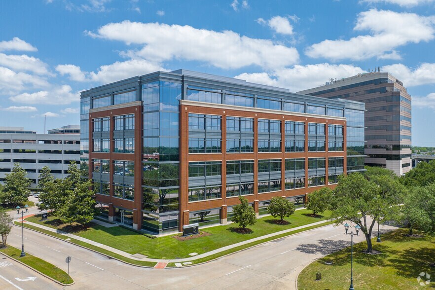 Primary Photo Of 3 Sugar Creek Center Blvd, Sugar Land Office For Lease