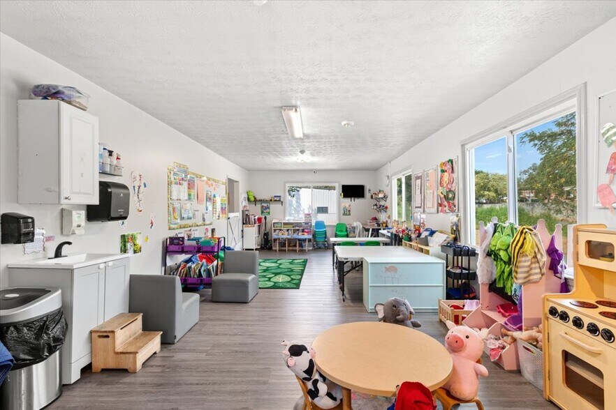More Photos Of 57 Merritt St SE, Marietta Daycare Center For Sale