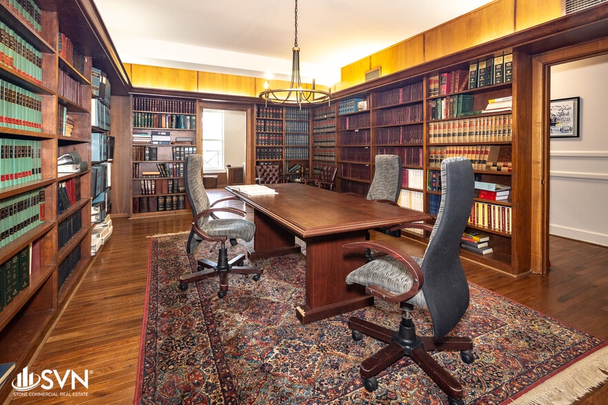 More Photos Of 201 W Short St, Lexington Office For Sale