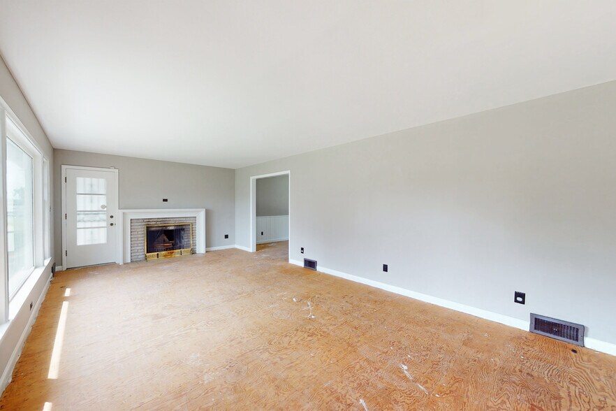 More Photos Of 9212 Preston Hwy, Louisville Office For Sale
