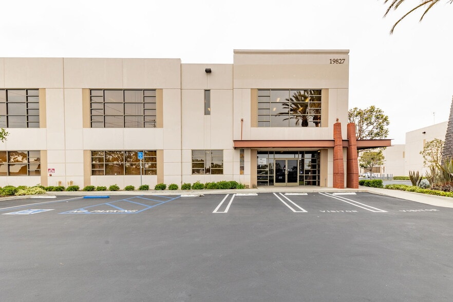 More Photos Of 19827 Hamilton Ave, Torrance Warehouse For Lease