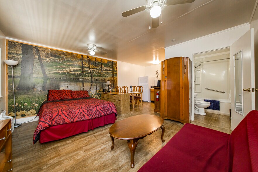 More Photos Of 18 Coffee Creek Lndg, Perryville Hotel For Sale