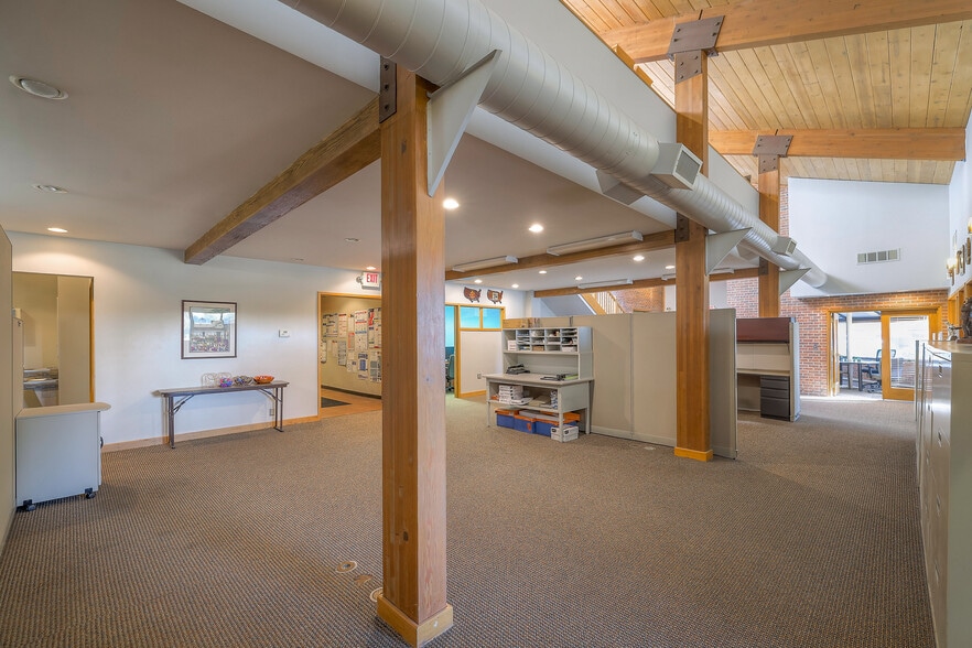 More Photos Of 8880 Ballentine St, Overland Park Office For Sale